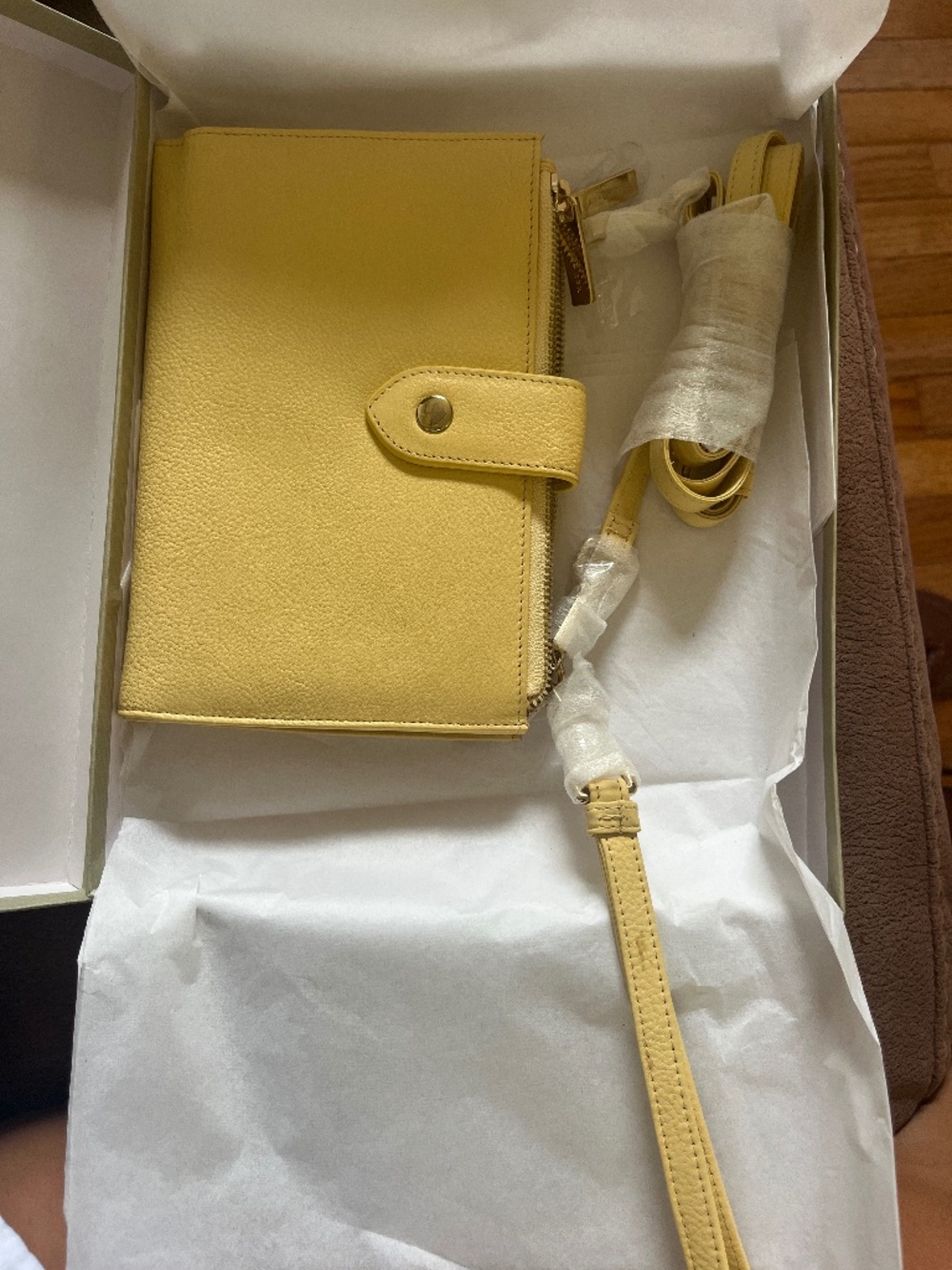Levenger Harper Crossbody Wallet